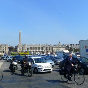 A Paris en vélo on dépasse les autos !