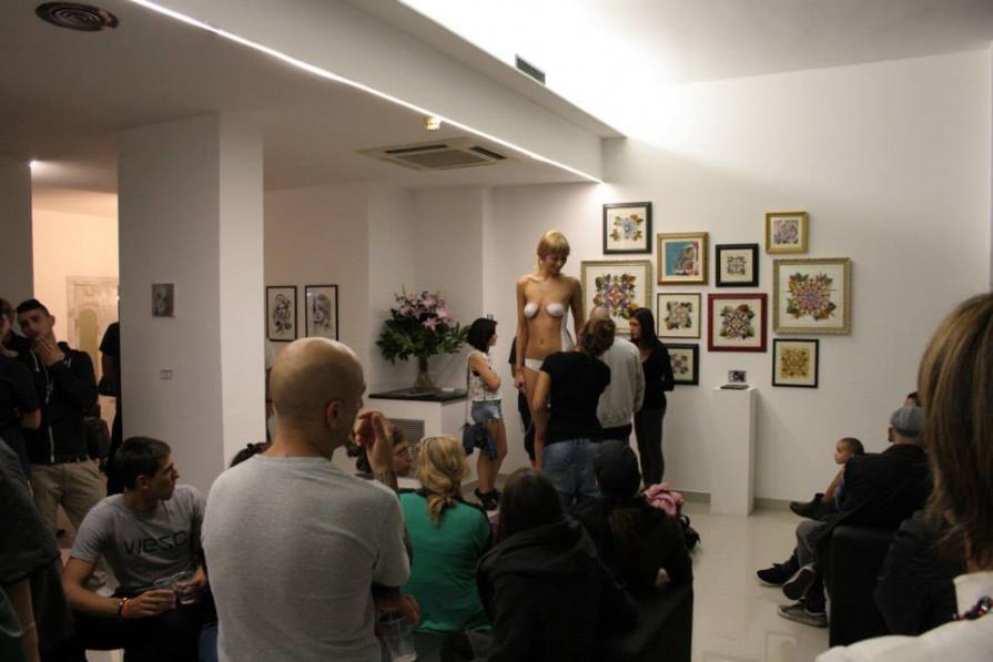 evento di BodyPaintig durante collettiva "Age of tattoos"