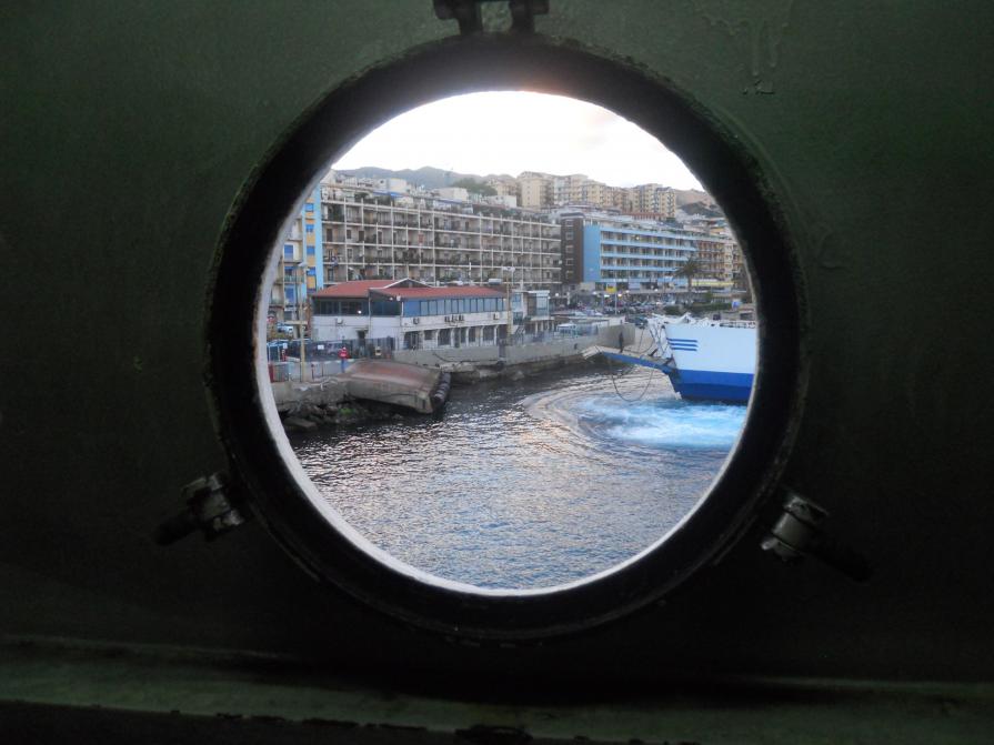 Oblò sullo stretto di Messina