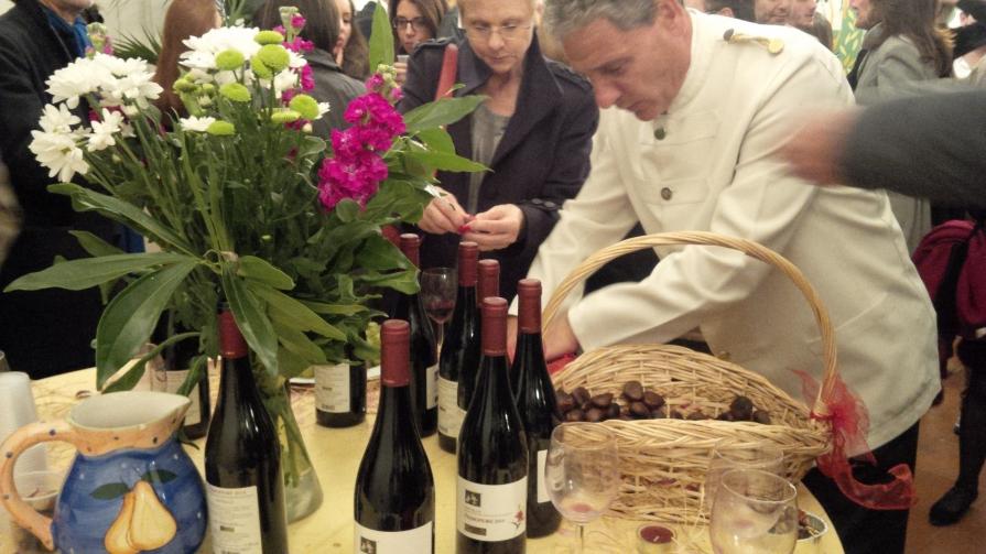 La Fete du Vin Novello et Beaujolais Nouveau pour la solidaritè chez le Consulat Français à Naples.