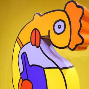 Thierry Noir big-blue-contrabass-sculpture 2