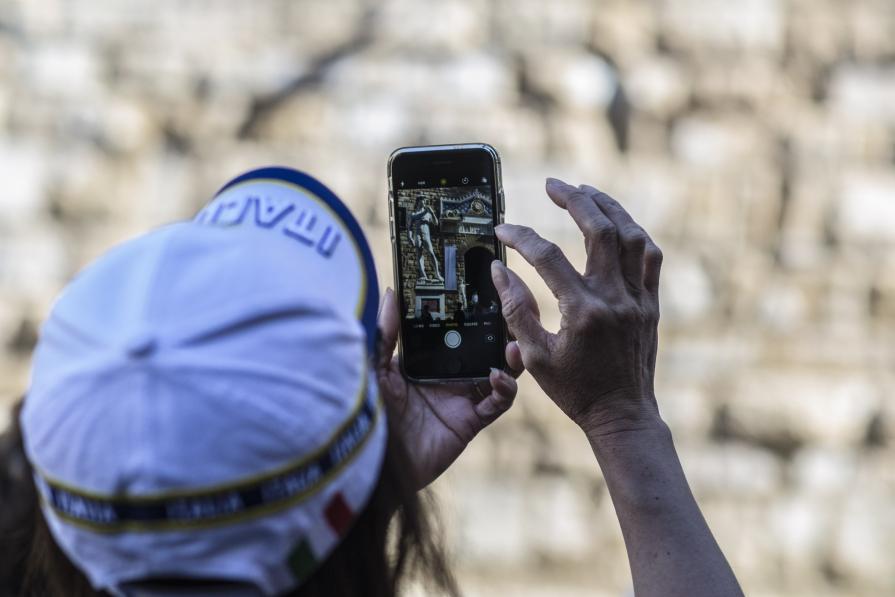 Tourists in Florence - Palazzo Vecchio