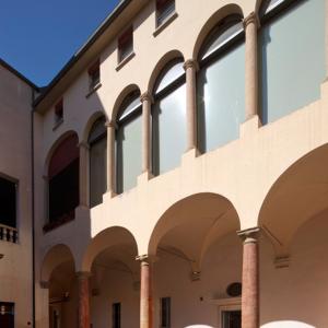 IL CALEIDOSCOPIO DELL'ARTE CONTEMPORANEA IN UNO SCRIGNO DEL CINQUECENTO - PALAZZO FANTUZZI, BOLOGNA