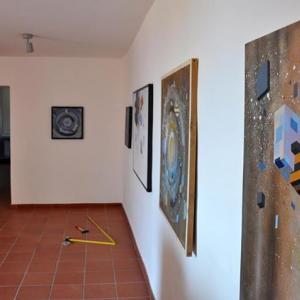 Jacopo Fonte shows painting "The rooms of the time"