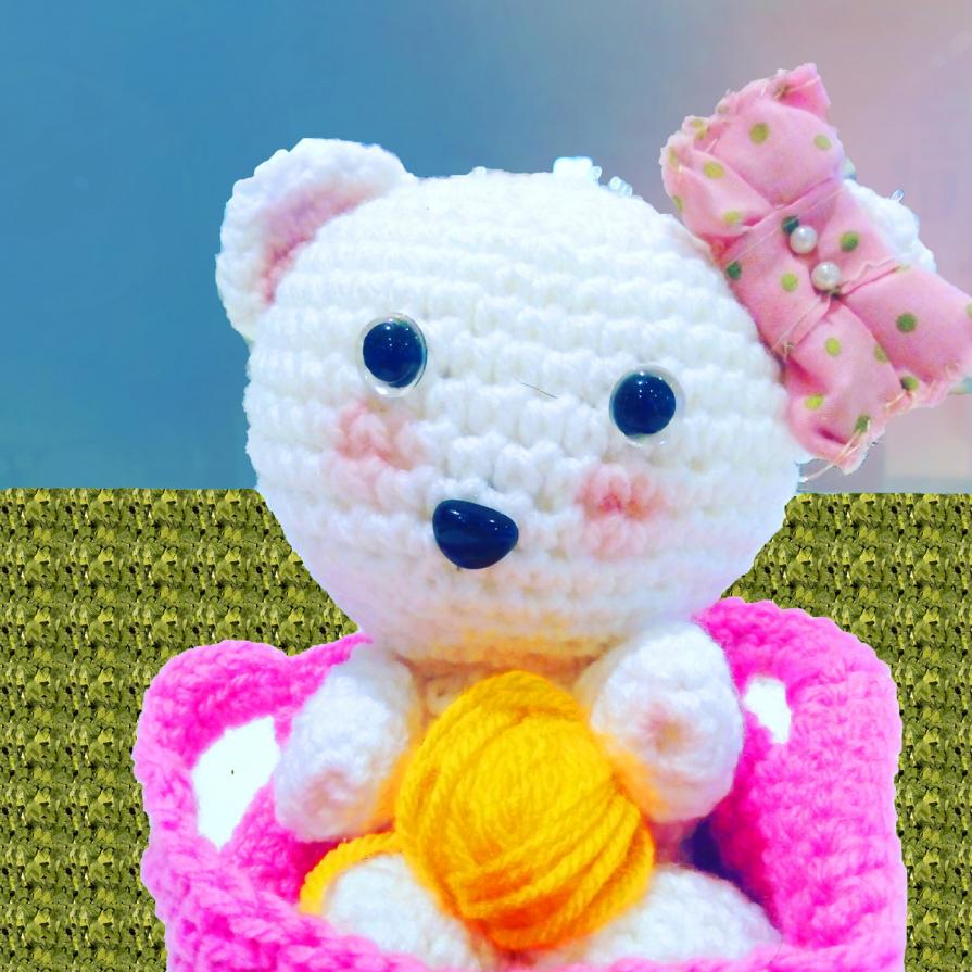 # Gattina con gomitolo amigurumi 9