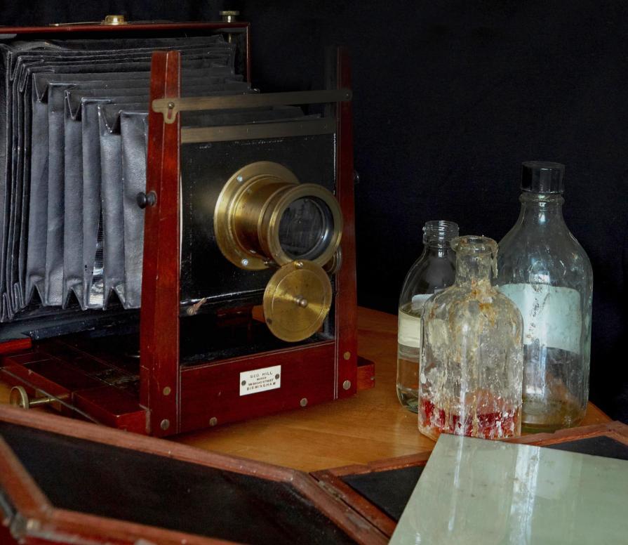 Large format wooden camera 1903