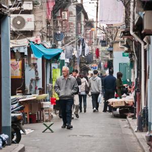 China. Shanghai. Contrasts between old and new 2/2