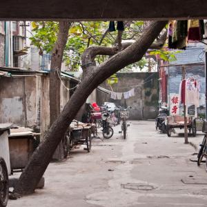 China. Shanghai. Contrasts between old and new 1/2