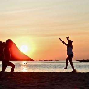 Come una danza davanti al sole