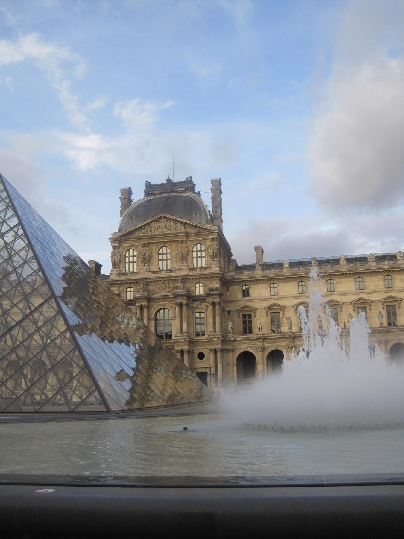 CARROUSEL DU LOUVRE - EXHIBITION PARIS