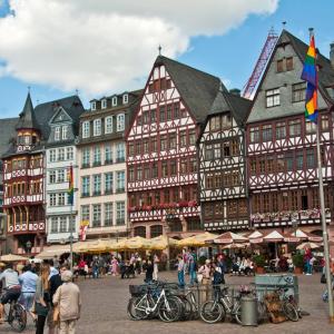 Germany. Frankfurt. Architectures, also of bodies