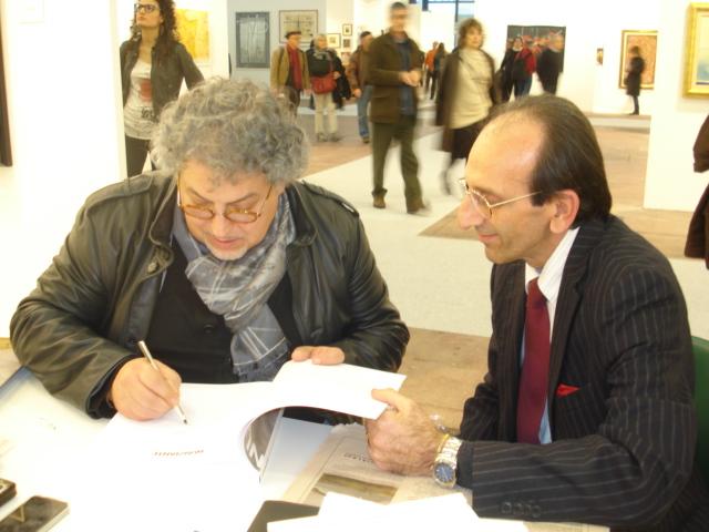 Il maestro Nunziante dedica all'editore Francesco Chetta la sua recente Monografia. 