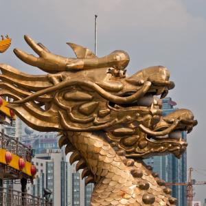 China. Shanghai. Contrasts between old and new 1/2