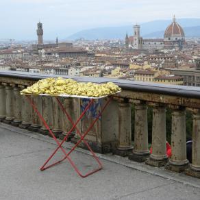 Goldene Erweiterung/Golden expansion. Street art project. Florence, Italy