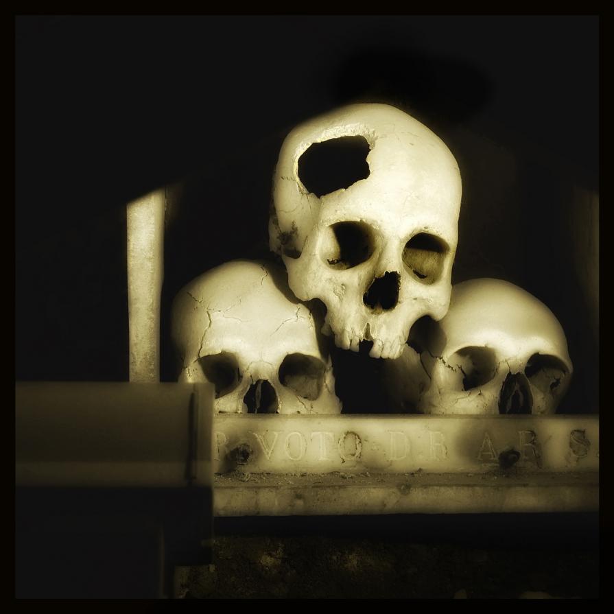 Augusto De Luca - SKULLS