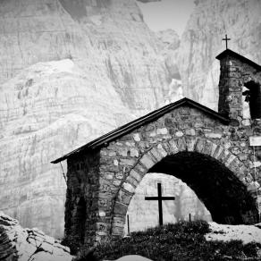 CHIESA SUL COLLE