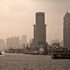 China. Shanghai. Contrasts between old and new 1/2