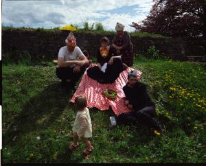 anna krieps - Family Picnic