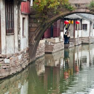 China. Shanghai. Contrasts between old and new 1/2