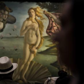 Tourists in Florence - Galleria degli Uffizi