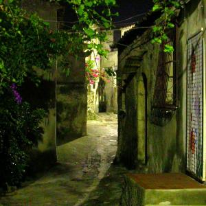 Italy. Calabria. Gerace history of stones (1)